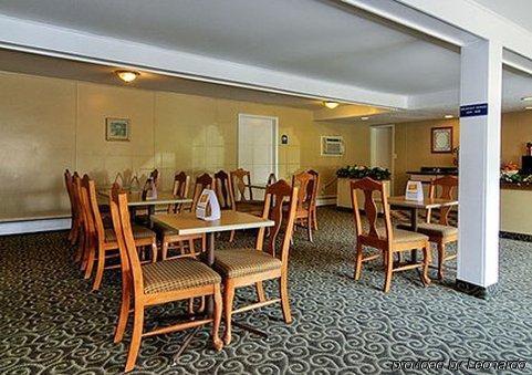 Rodeway Inn Coldwater Exterior photo