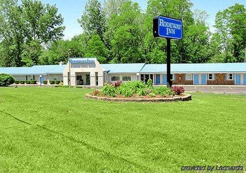 Rodeway Inn Coldwater Exterior photo